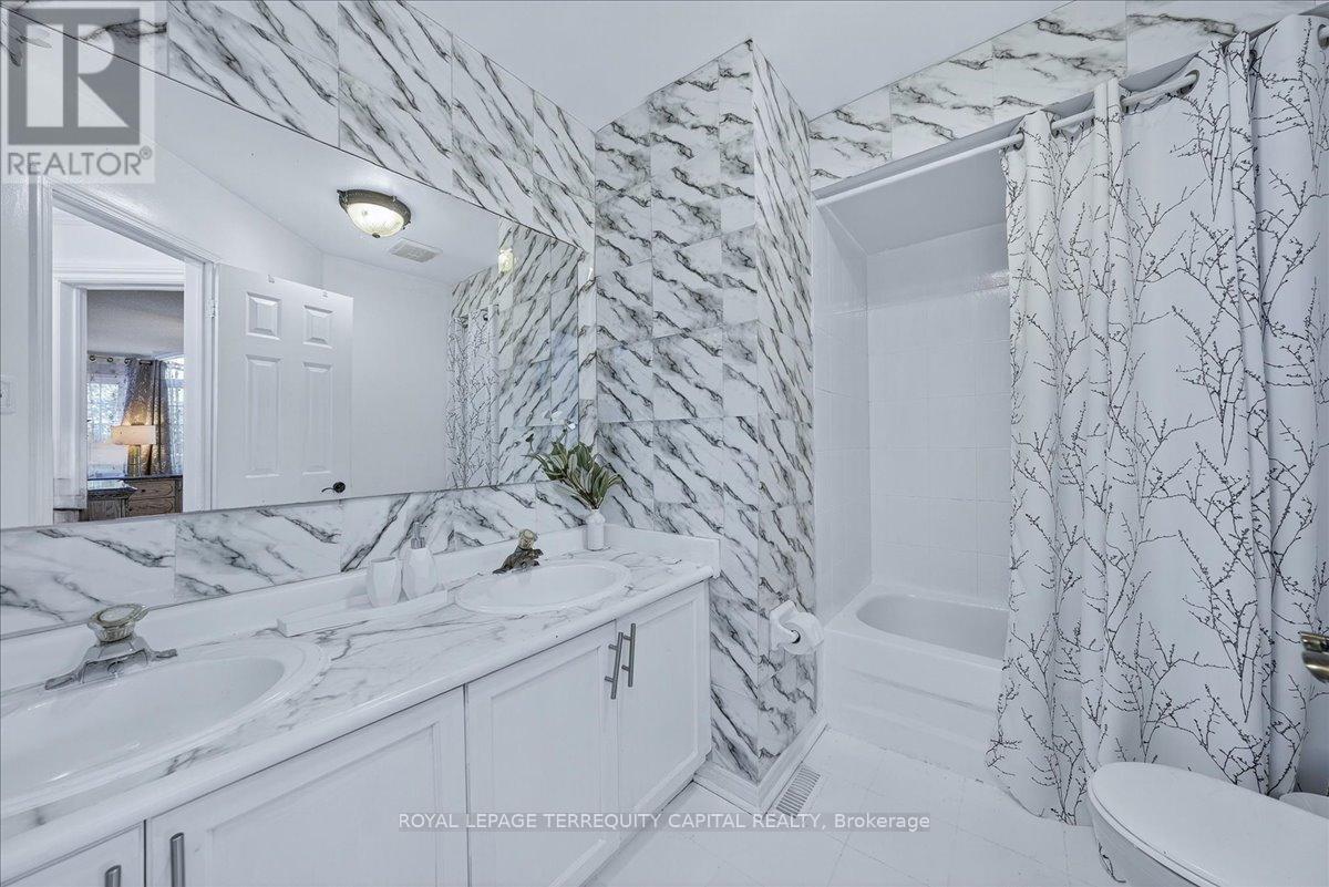 












200 YELLOWOOD CIRCLE

,
Vaughan,




Ontario
L4J8M4

