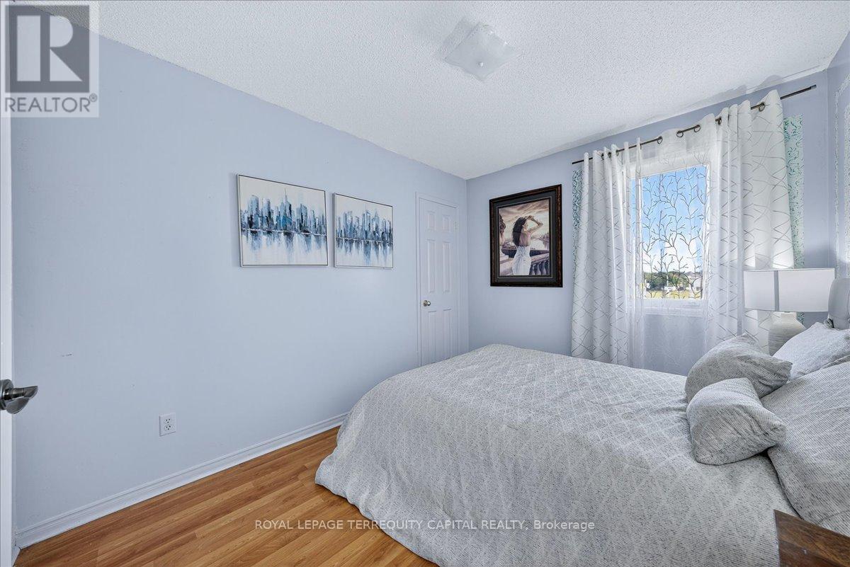 












200 YELLOWOOD CIRCLE

,
Vaughan,




Ontario
L4J8M4

