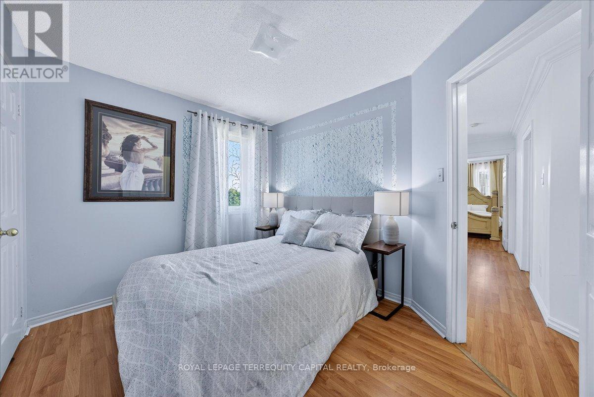 












200 YELLOWOOD CIRCLE

,
Vaughan,




Ontario
L4J8M4

