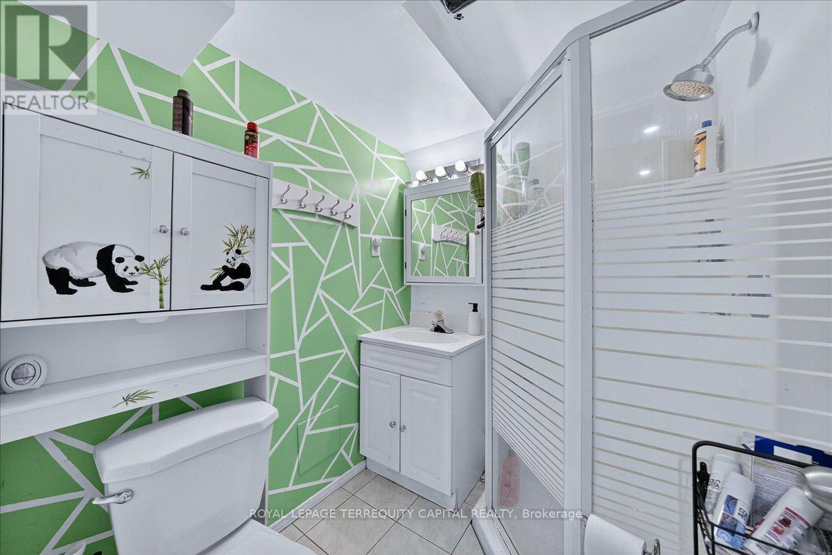 












200 YELLOWOOD CIRCLE

,
Vaughan,




Ontario
L4J8M4

