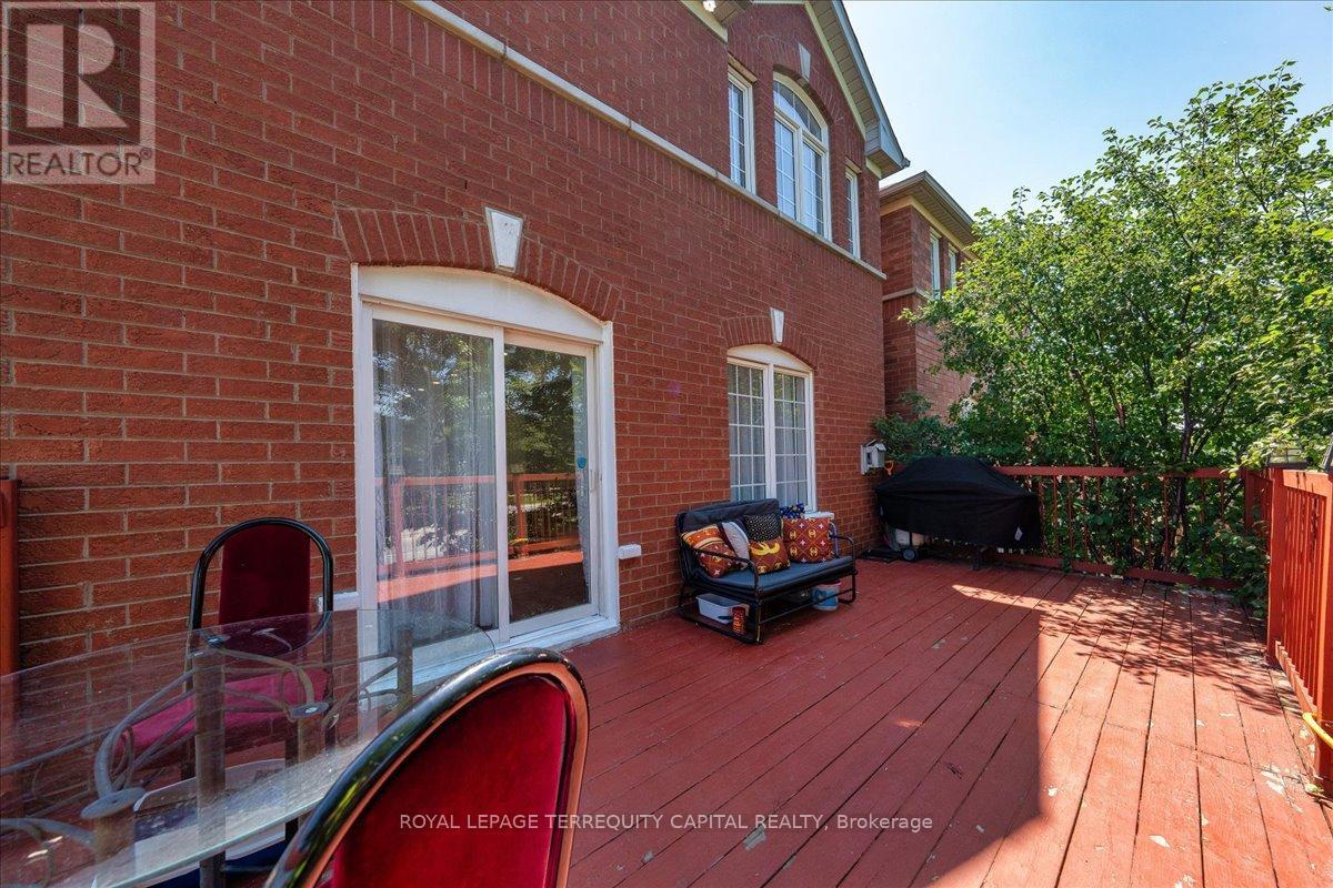 












200 YELLOWOOD CIRCLE

,
Vaughan,




Ontario
L4J8M4

