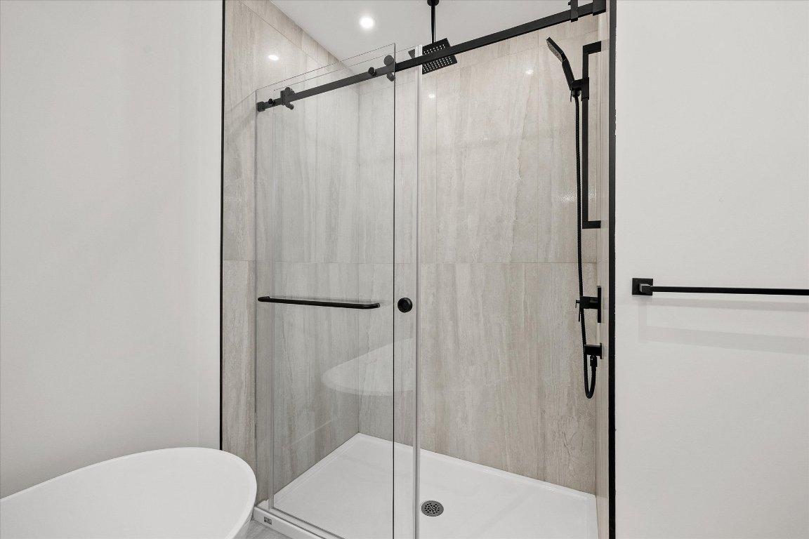 









840


Grenfell

Avenue, 3,
Kelowna,




BC
V1Y 5J4

