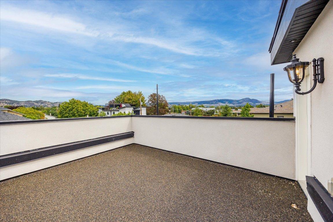 









840


Grenfell

Avenue, 3,
Kelowna,




BC
V1Y 5J4

