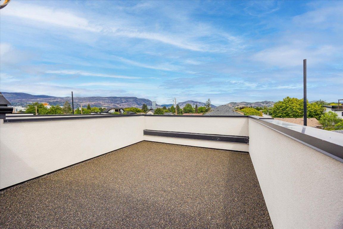 









840


Grenfell

Avenue, 3,
Kelowna,




BC
V1Y 5J4

