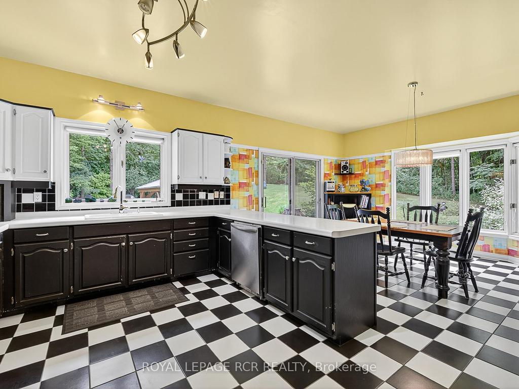 









11


Foxfire

Chase,
Uxbridge,




ON
L9P 0L1

