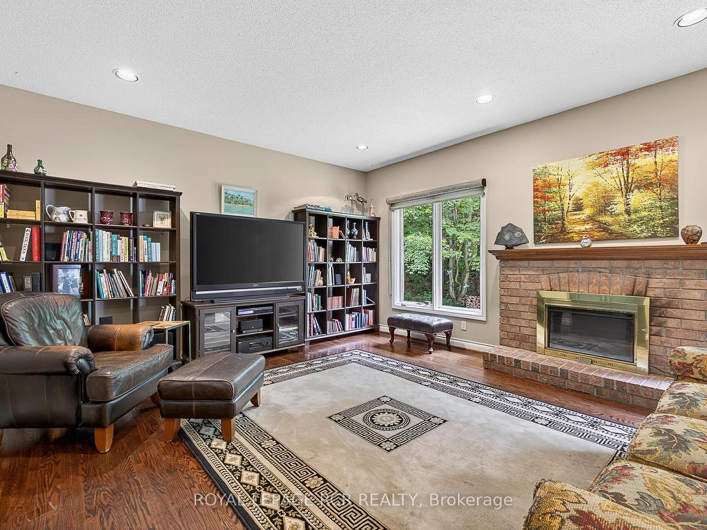 









11


Foxfire

Chase,
Uxbridge,




ON
L9P 0L1

