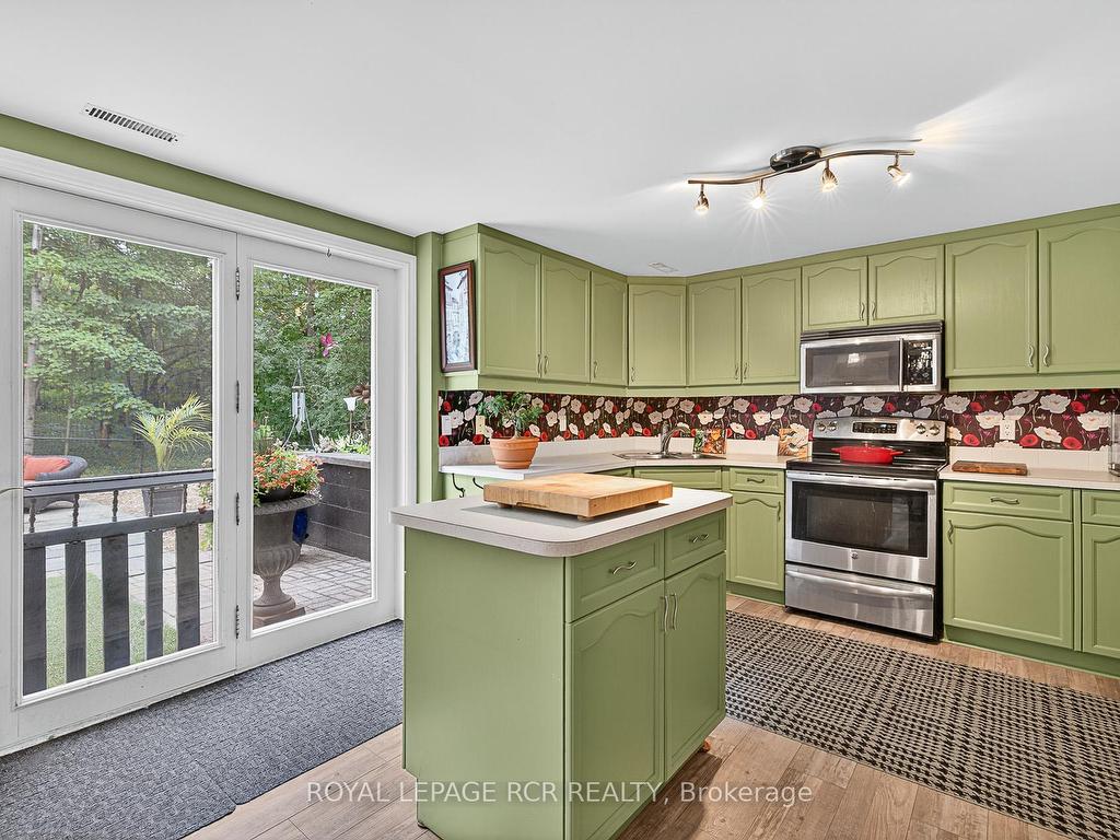 









11


Foxfire

Chase,
Uxbridge,




ON
L9P 0L1

