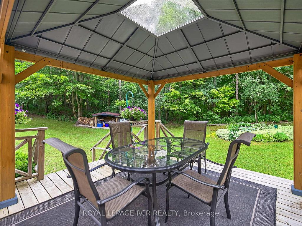 









11


Foxfire

Chase,
Uxbridge,




ON
L9P 0L1

