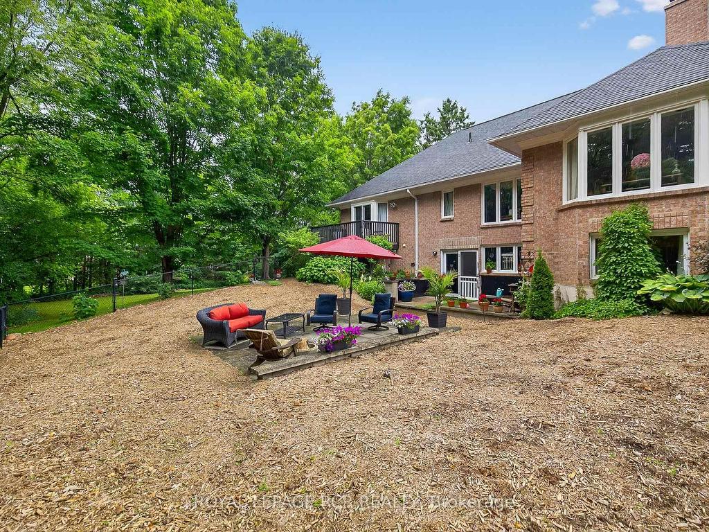 









11


Foxfire

Chase,
Uxbridge,




ON
L9P 0L1

