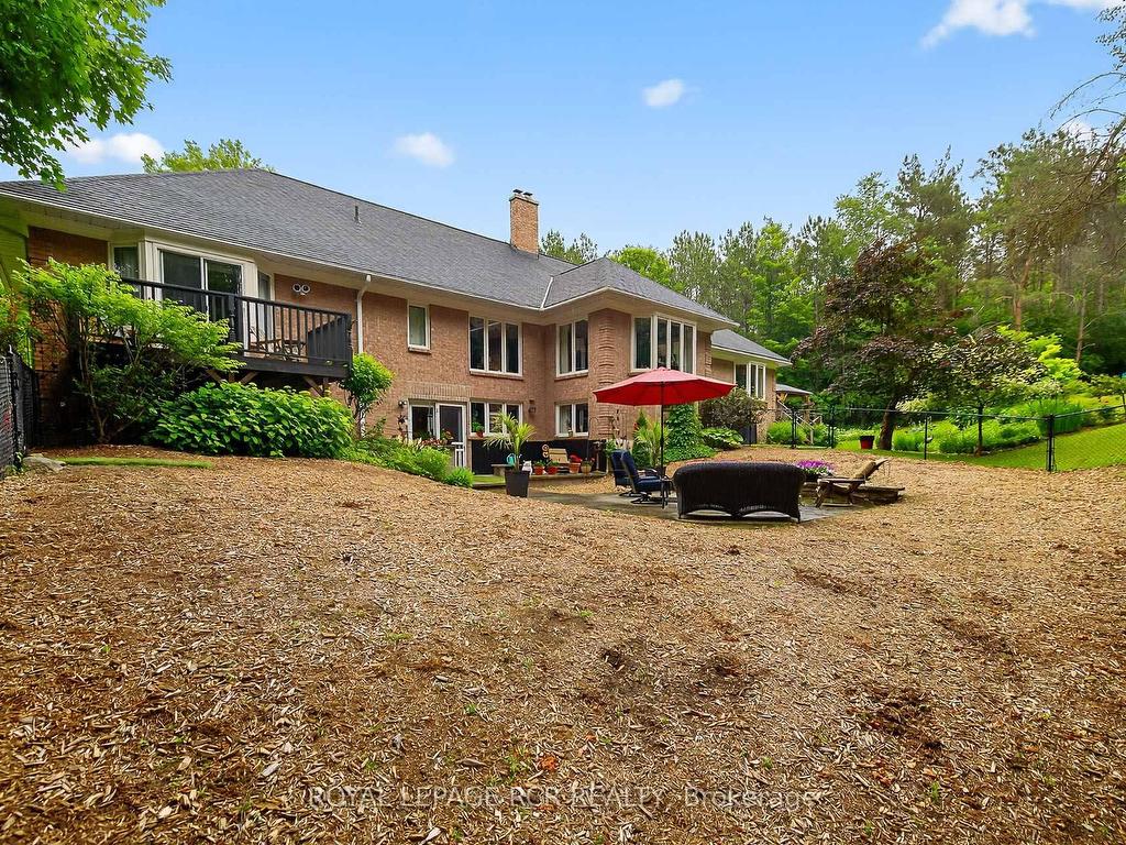 









11


Foxfire

Chase,
Uxbridge,




ON
L9P 0L1

