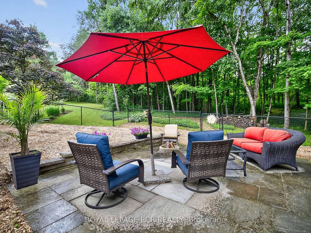 









11


Foxfire

Chase,
Uxbridge,




ON
L9P 0L1

