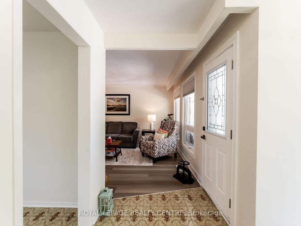 









540


Cavell

Drive, Upper Level,
Mississauga,




ON
L5B 2N9

