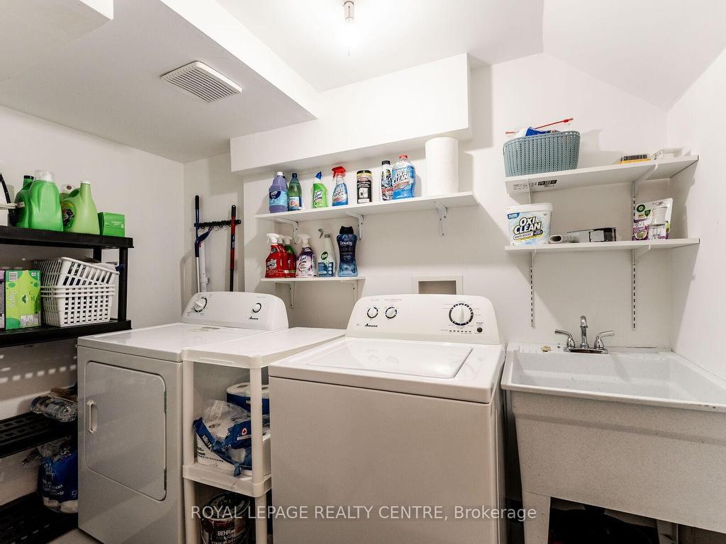 









540


Cavell

Drive, Upper Level,
Mississauga,




ON
L5B 2N9

