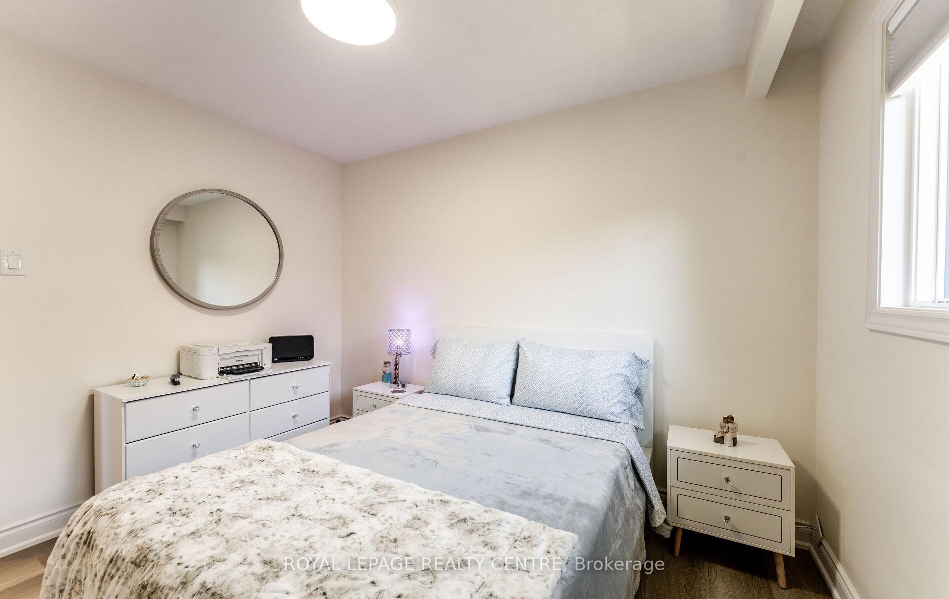 









540


Cavell

Drive, Upper Level,
Mississauga,




ON
L5B 2N9

