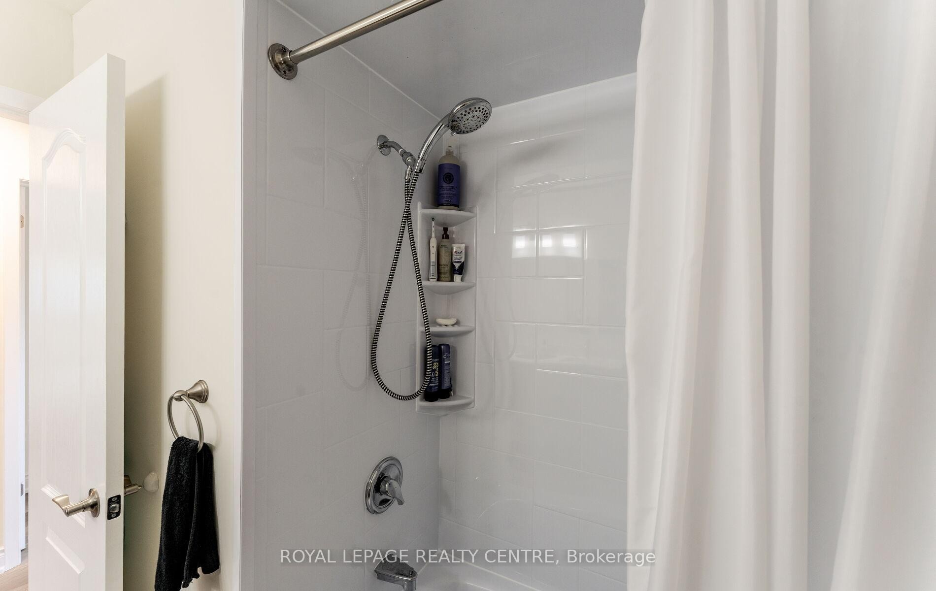 









540


Cavell

Drive, Upper Level,
Mississauga,




ON
L5B 2N9

