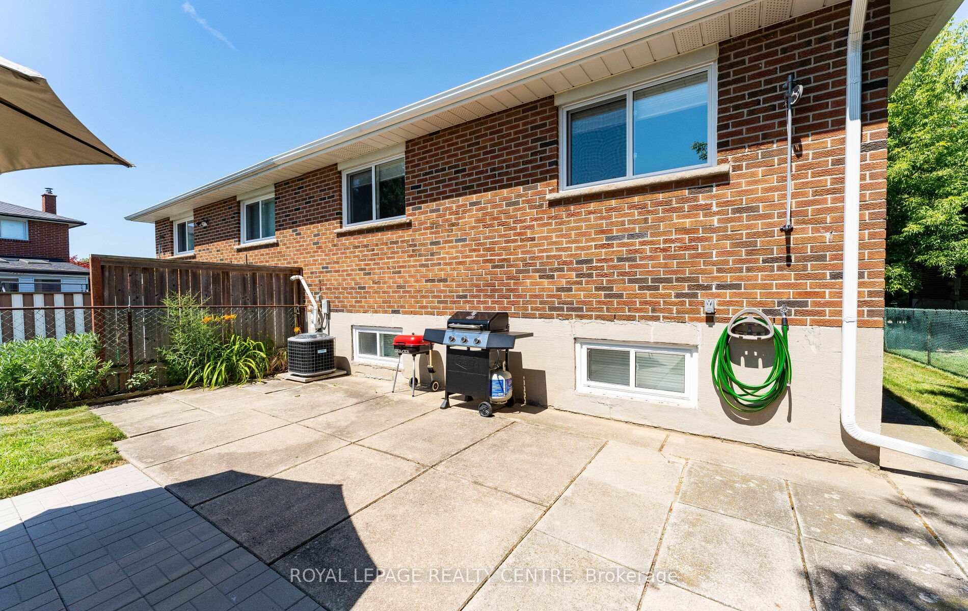 









540


Cavell

Drive, Upper Level,
Mississauga,




ON
L5B 2N9

