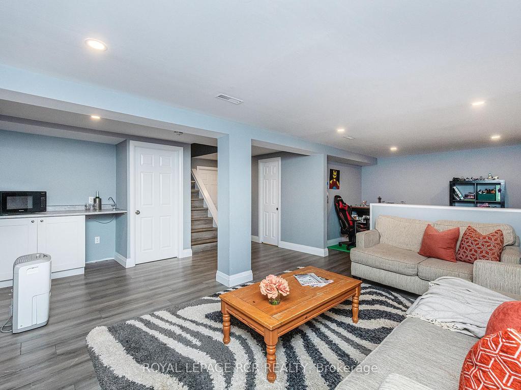 









26


Feltre

Avenue,
Orangeville,




ON
L9W 3P1

