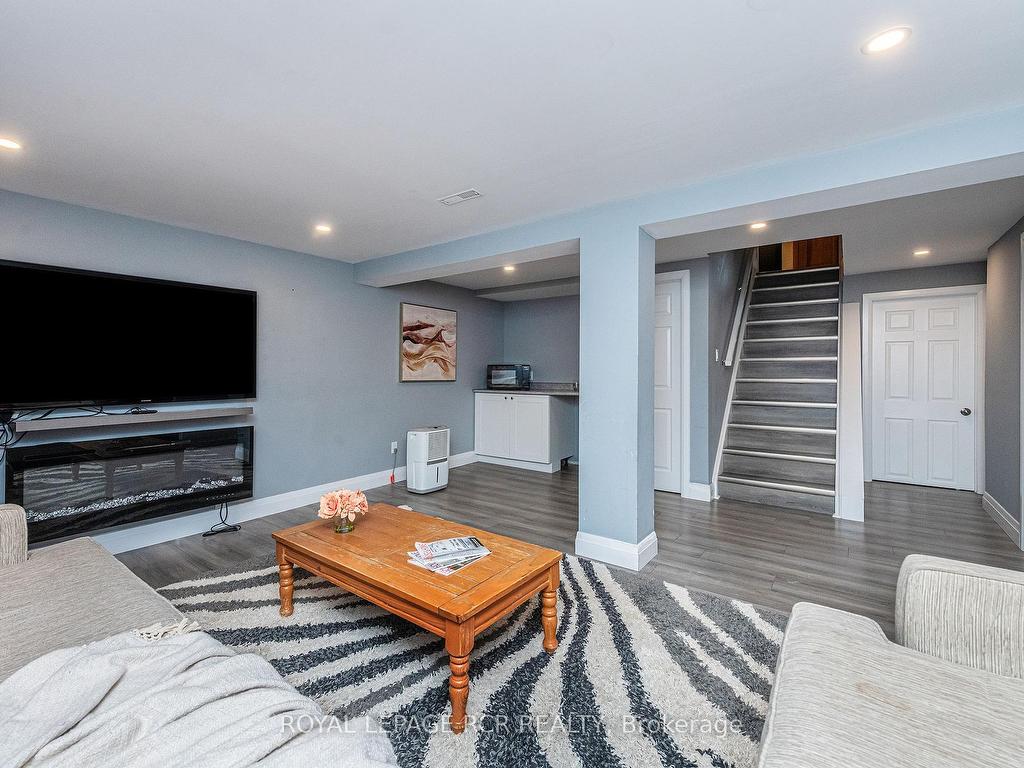 









26


Feltre

Avenue,
Orangeville,




ON
L9W 3P1

