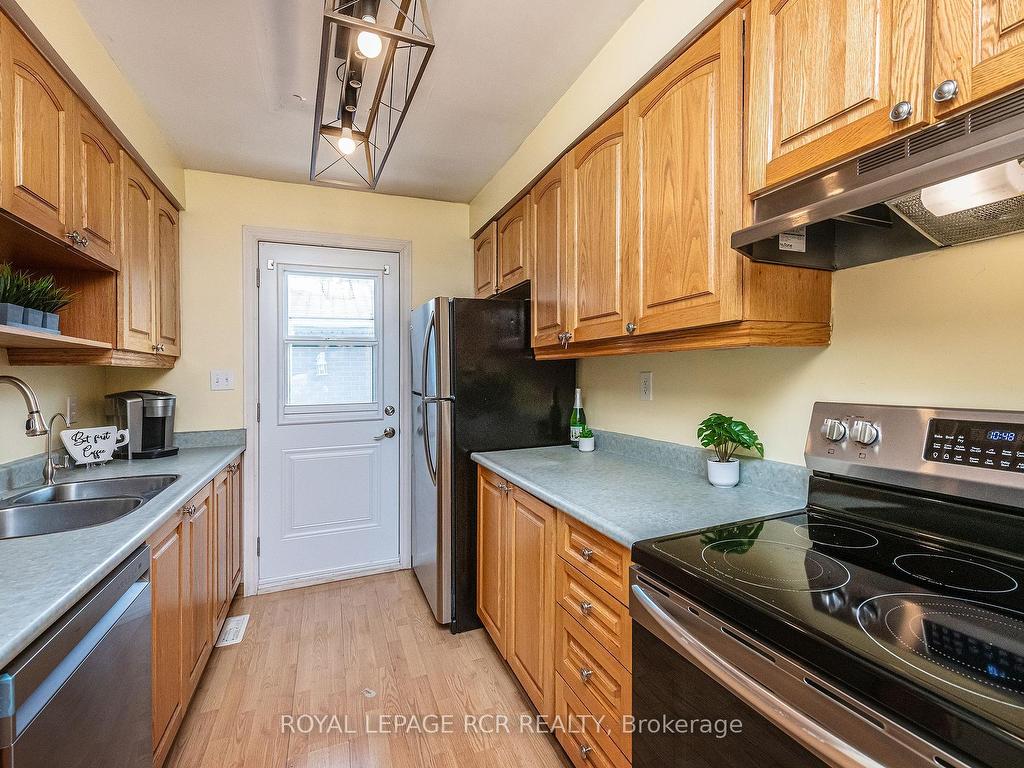 









26


Feltre

Avenue,
Orangeville,




ON
L9W 3P1

