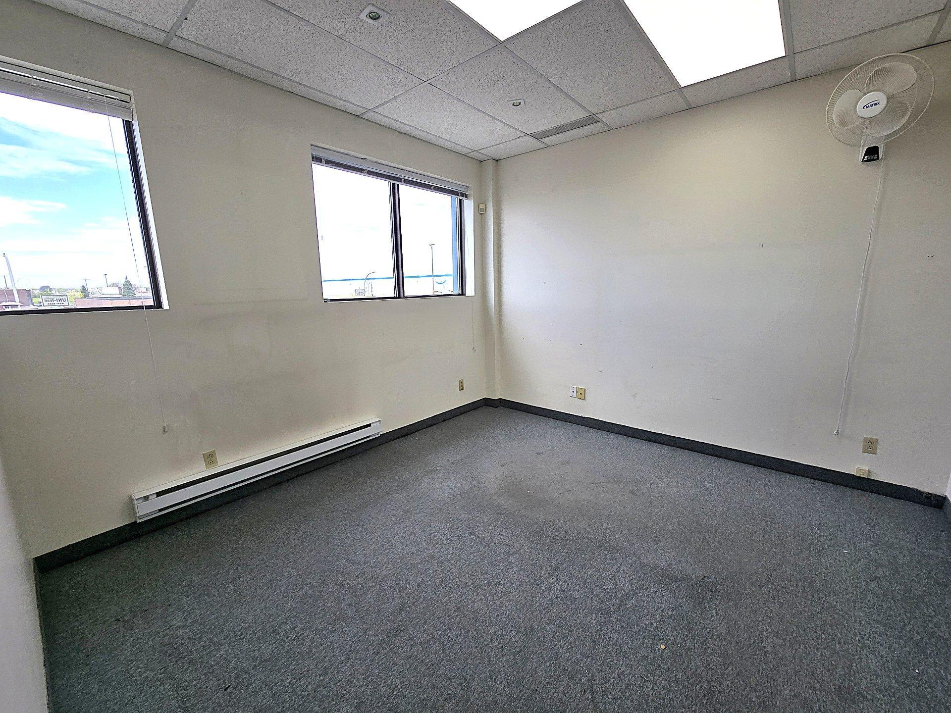 









2292


Boul. Industriel

, 204,
Laval (Chomedey),




QC
H7S1P9

