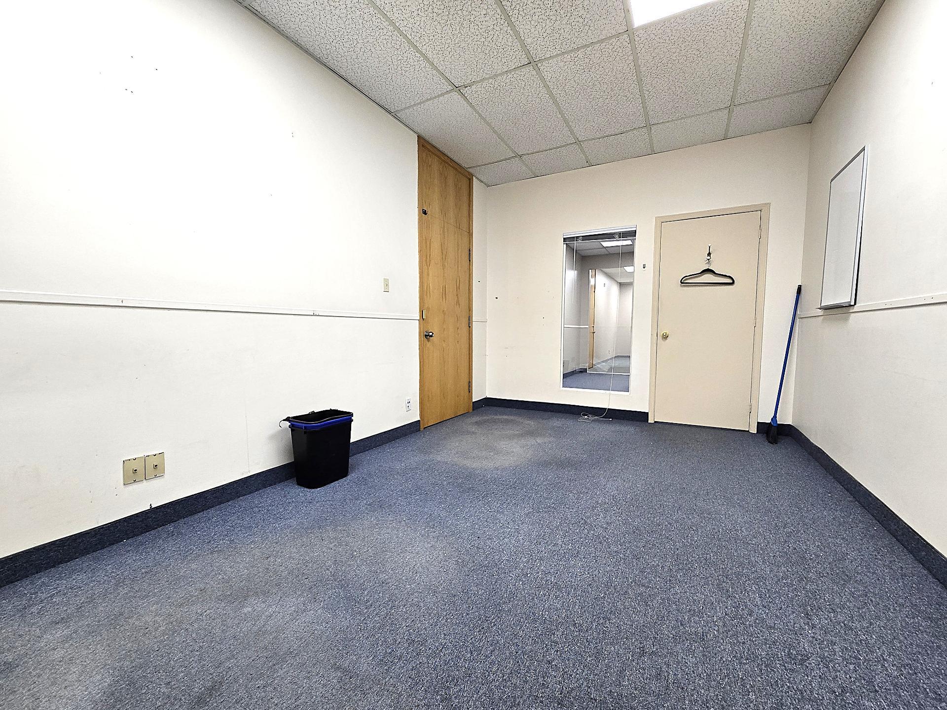 









2292


Boul. Industriel

, 204,
Laval (Chomedey),




QC
H7S1P9

