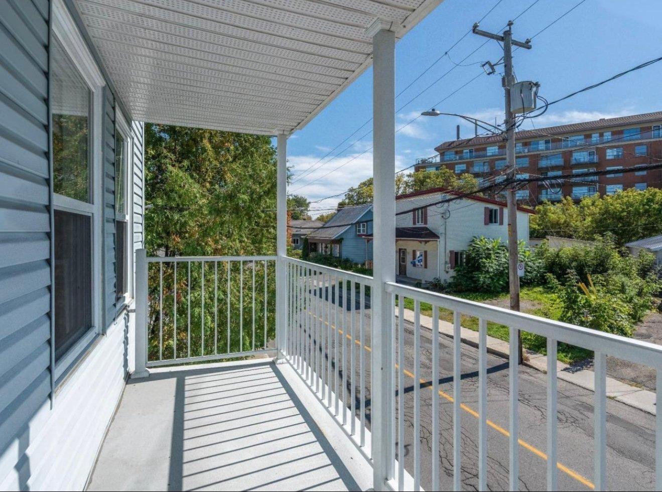 









47

 - 53


Rue Dubois

,
Sainte-Thérèse,




QC
J7E1J8

