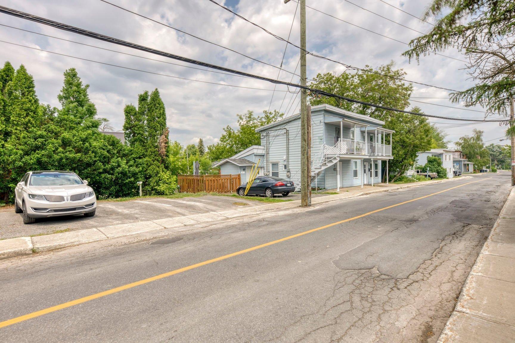 









47

 - 53


Rue Dubois

,
Sainte-Thérèse,




QC
J7E1J8

