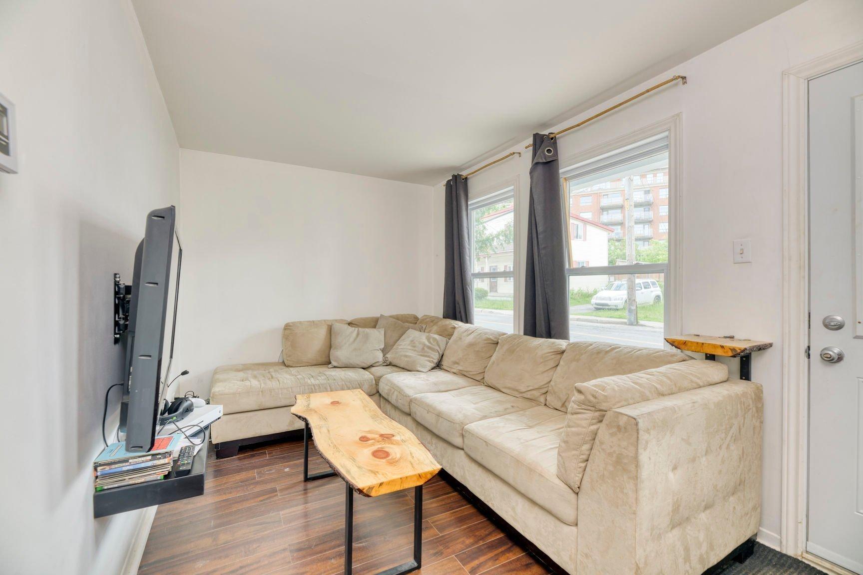 









47

 - 53


Rue Dubois

,
Sainte-Thérèse,




QC
J7E1J8

