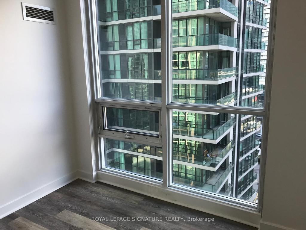 









18


Harbour

Street, 1710,
Toronto,




ON
M5J 2Z6

