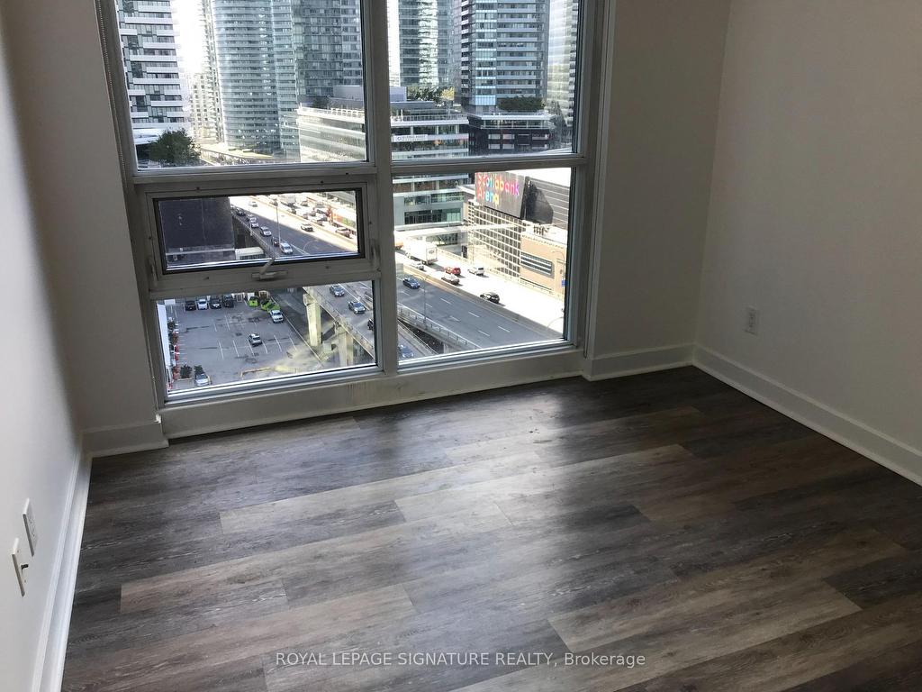 









18


Harbour

Street, 1710,
Toronto,




ON
M5J 2Z6

