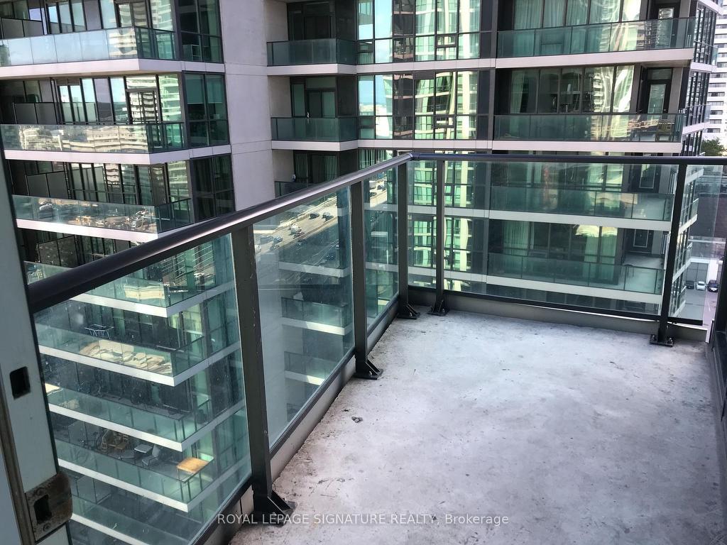 









18


Harbour

Street, 1710,
Toronto,




ON
M5J 2Z6

