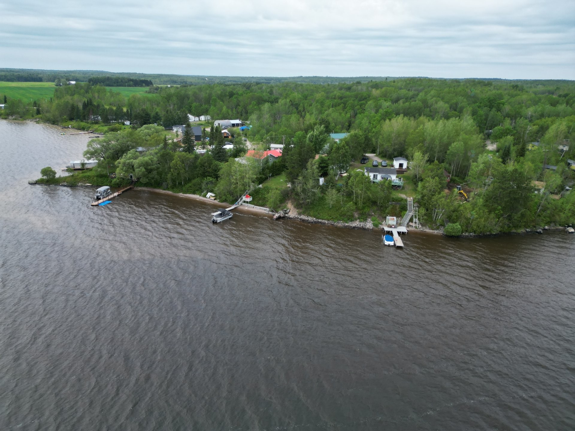 









845


Ch. de la Pointe

,
Guérin,




QC
J0Z2E0

