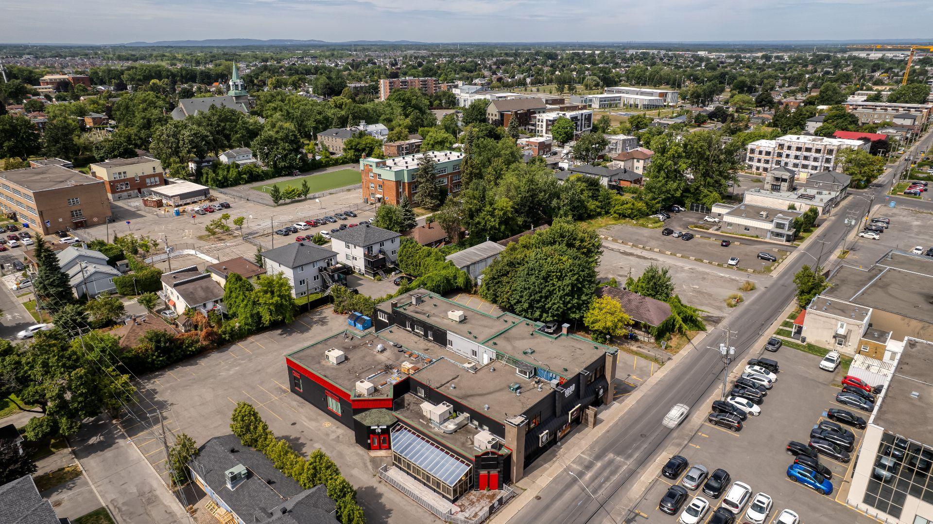 









1600


Rue Robinson

, 104,
Laval (Chomedey),




QC
H7W2W4

