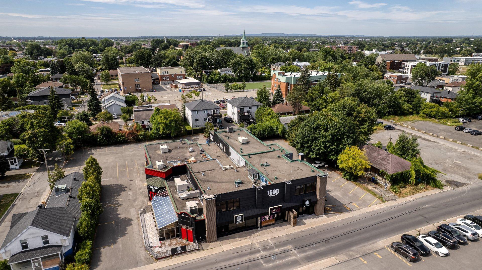 









1600


Rue Robinson

, 104,
Laval (Chomedey),




QC
H7W2W4

