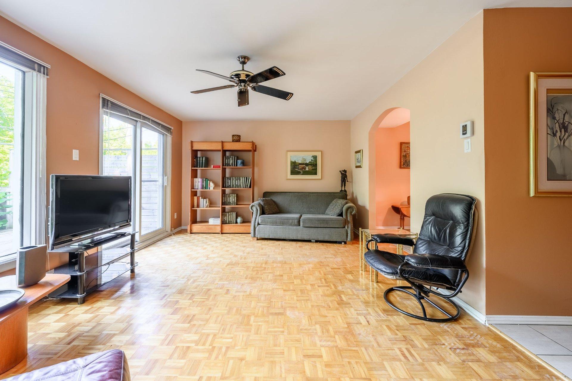 









5920


Av. du Bocage

,
Montréal (Anjou),




QC
H1M1X2

