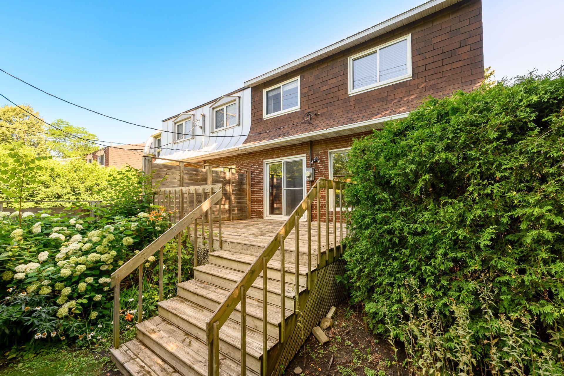 









5920


Av. du Bocage

,
Montréal (Anjou),




QC
H1M1X2

