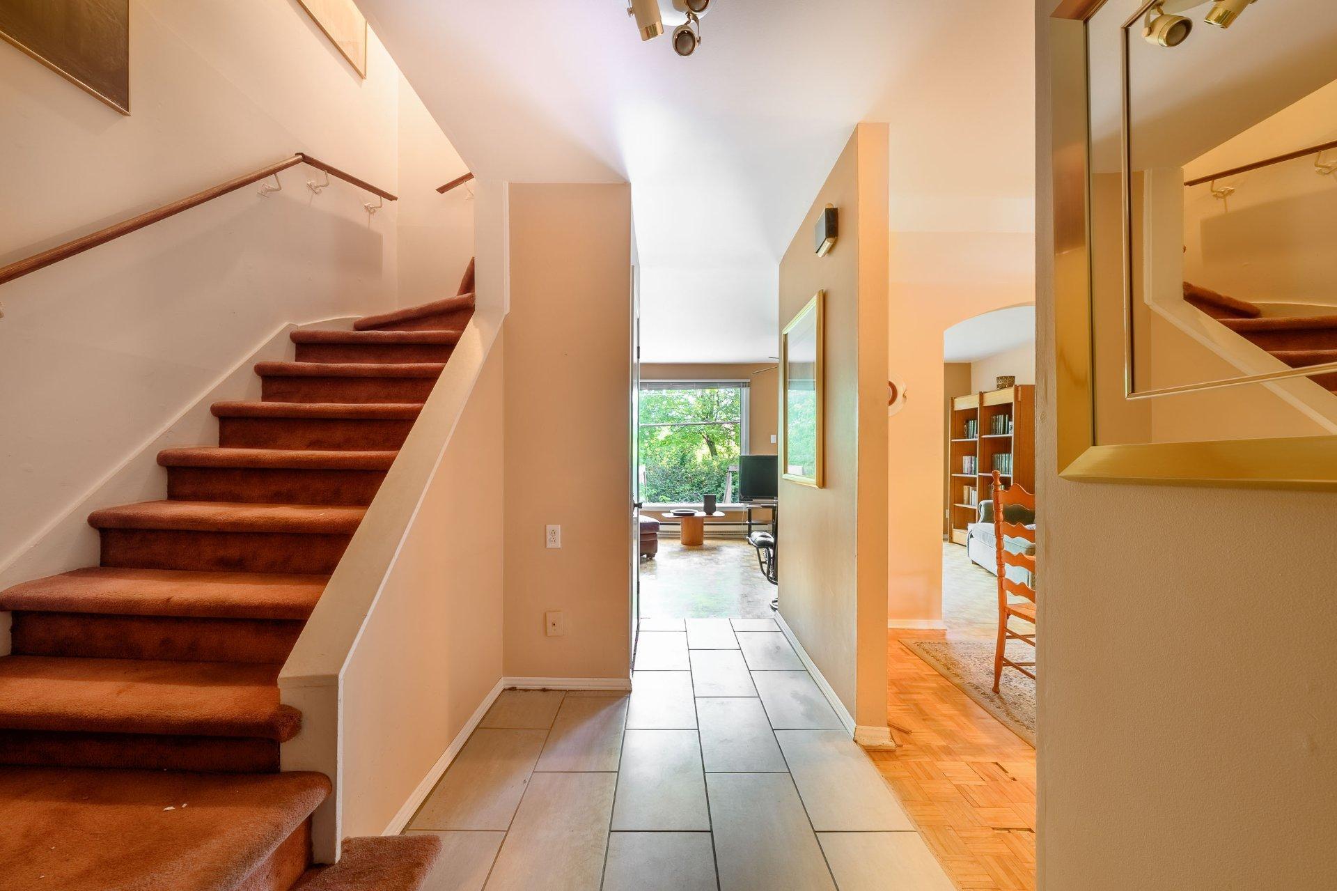 









5920


Av. du Bocage

,
Montréal (Anjou),




QC
H1M1X2


