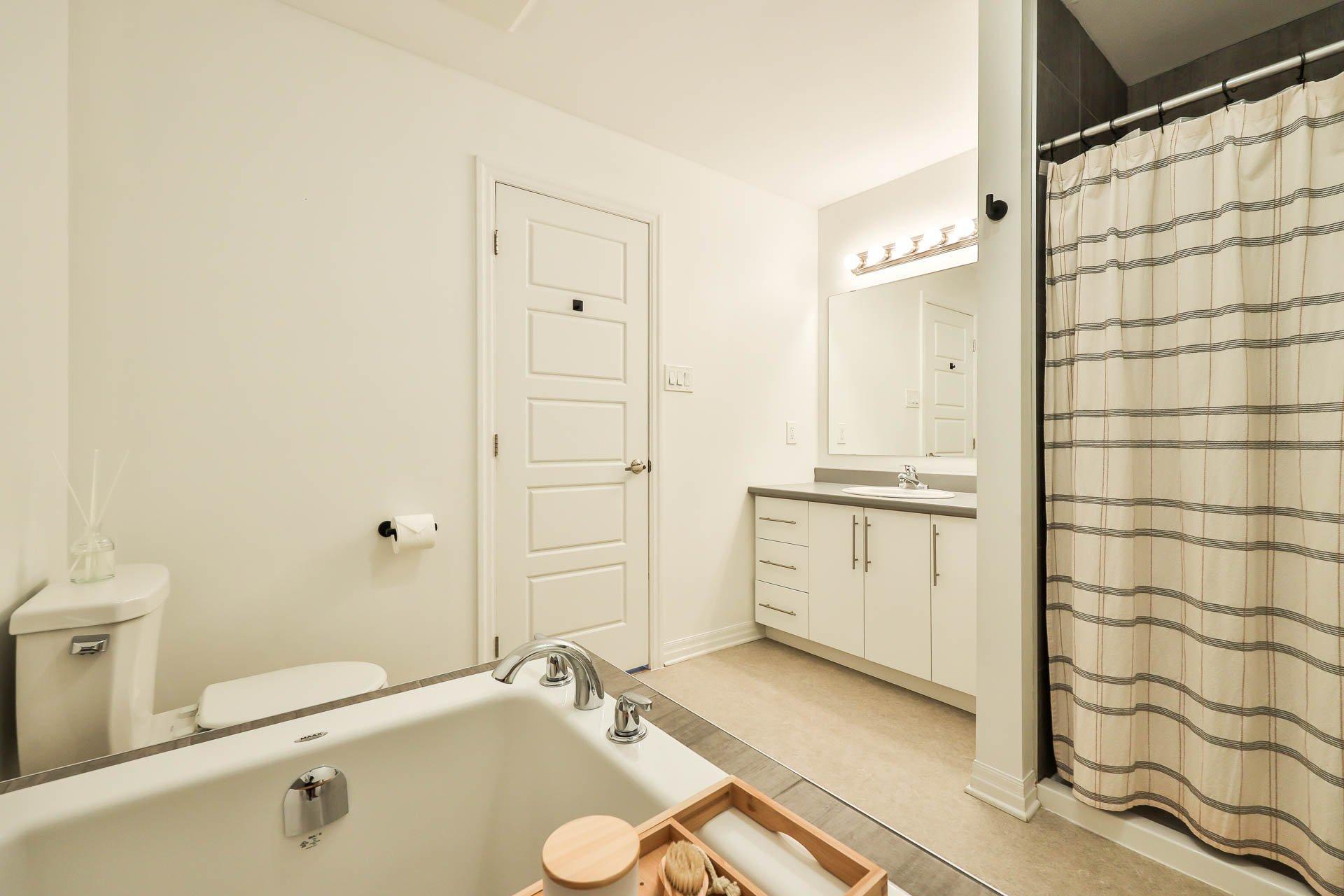 









157


Rue de l'Ours-Noir

,
Gatineau (Aylmer),




QC
J9J1Y8


