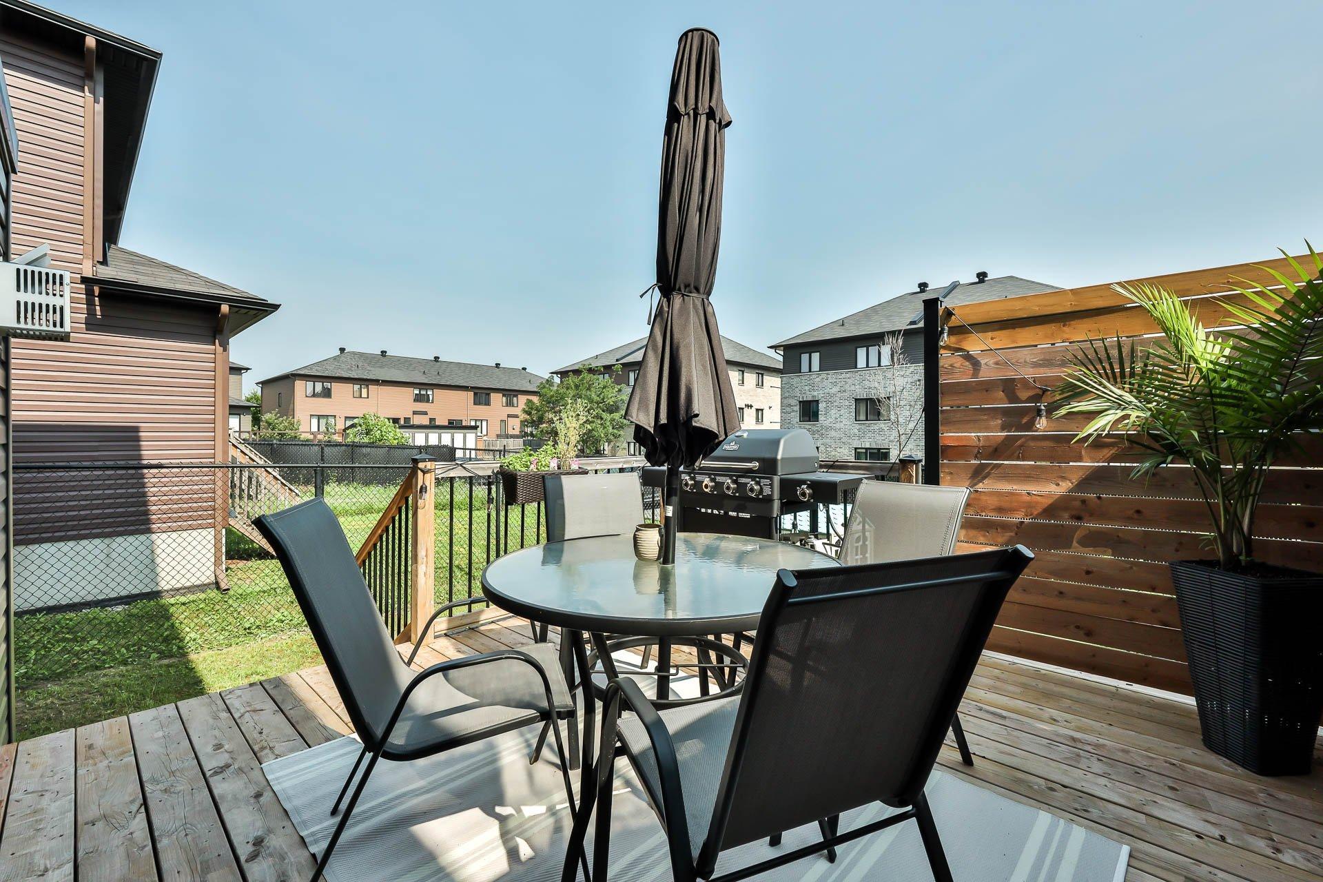 









157


Rue de l'Ours-Noir

,
Gatineau (Aylmer),




QC
J9J1Y8

