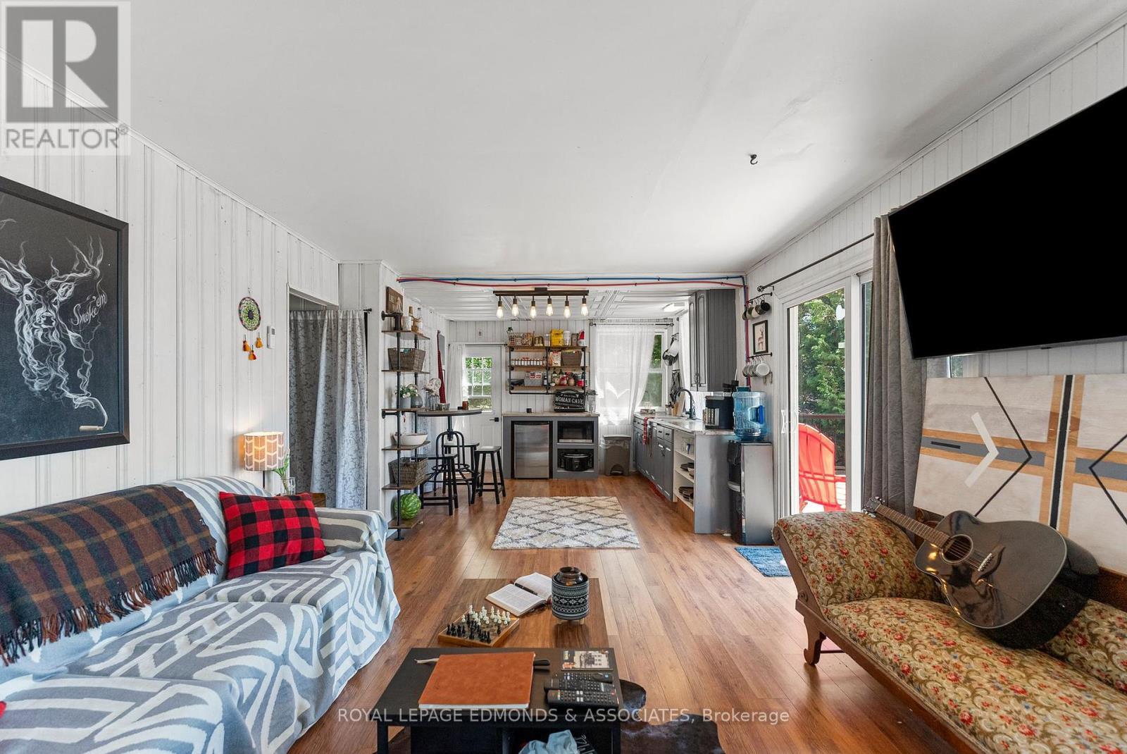 












40A HENDRY LANE

,
Whitewater Region,




Ontario
K0J1K0

