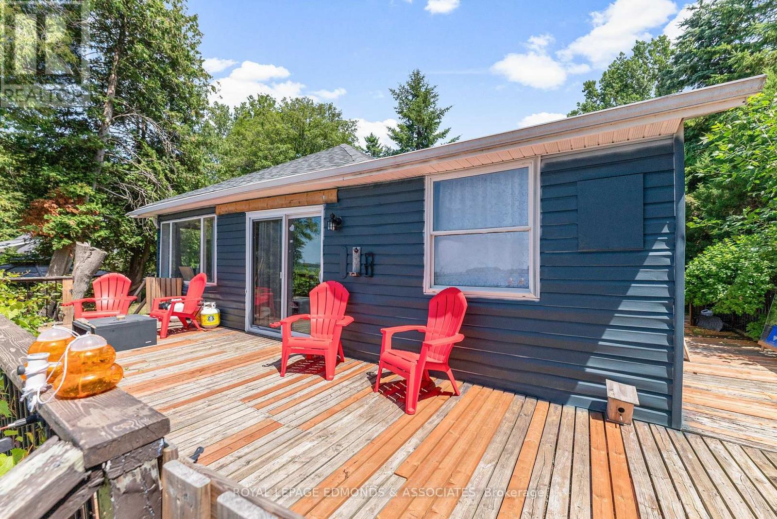 












40A HENDRY LANE

,
Whitewater Region,




Ontario
K0J1K0

