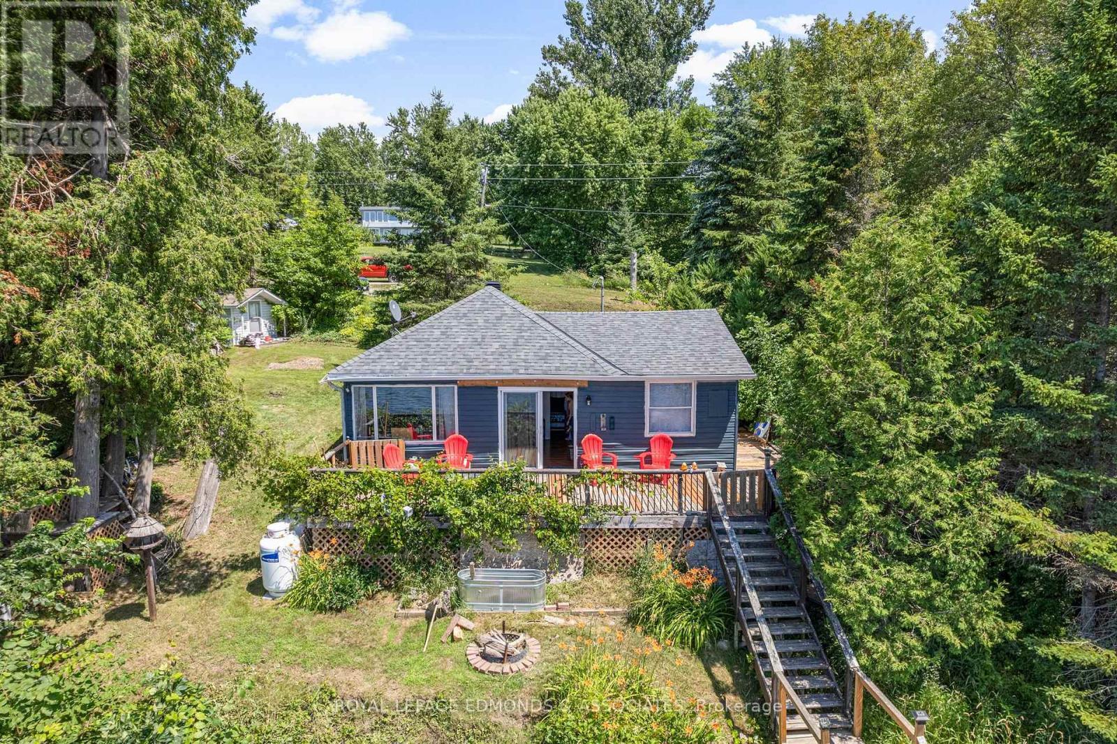 












40A HENDRY LANE

,
Whitewater Region,




Ontario
K0J1K0

