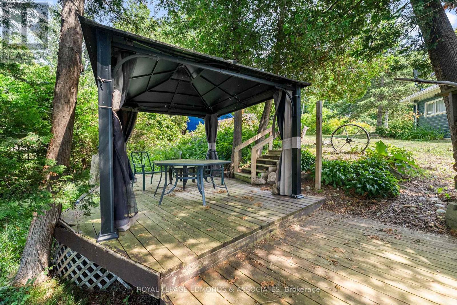 












40A HENDRY LANE

,
Whitewater Region,




Ontario
K0J1K0

