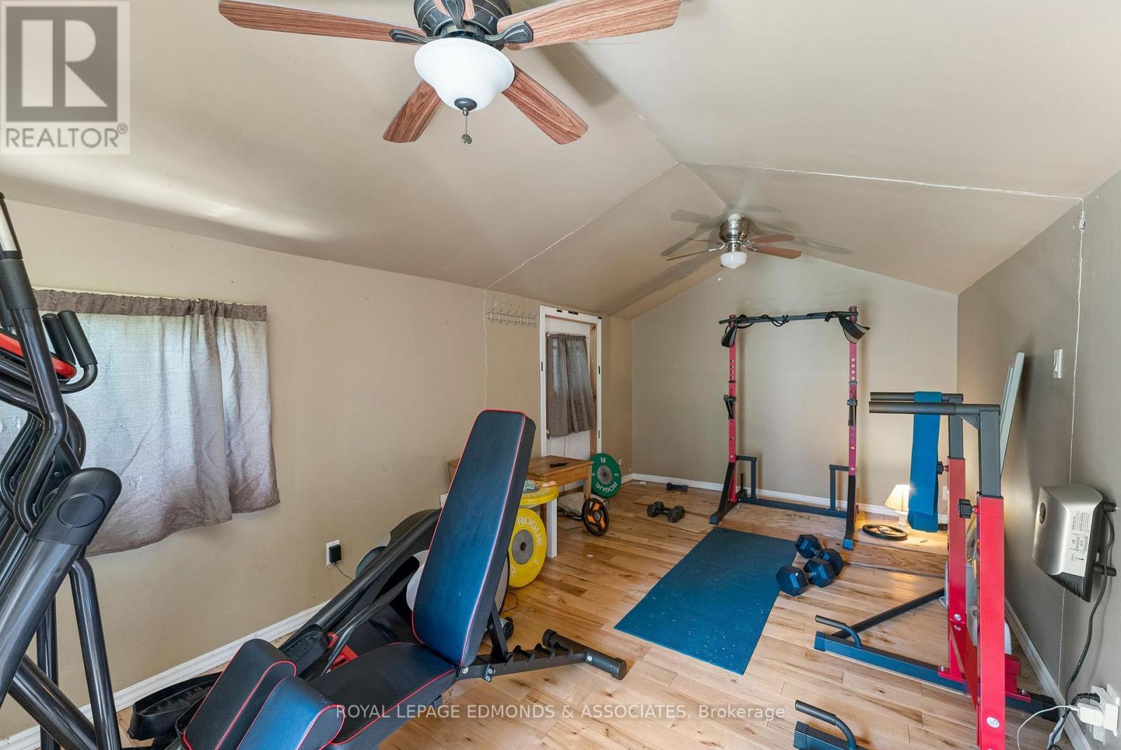












40A HENDRY LANE

,
Whitewater Region,




Ontario
K0J1K0

