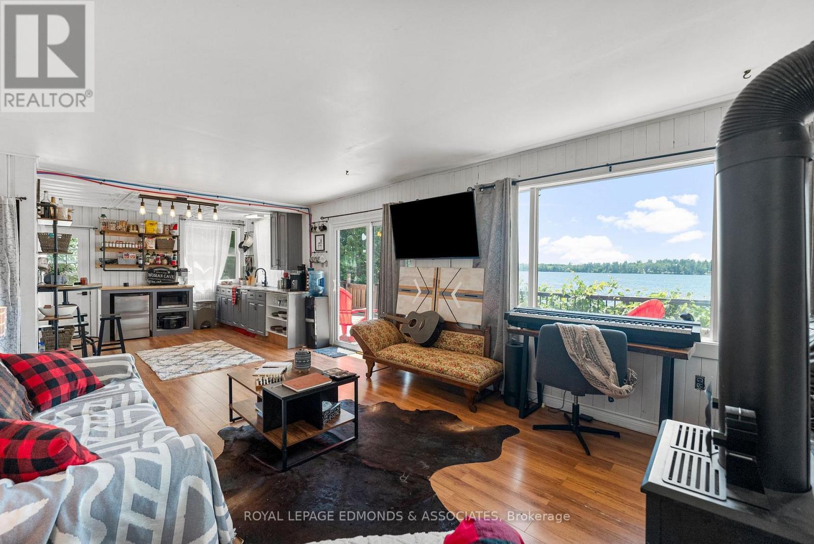 












40A HENDRY LANE

,
Whitewater Region,




Ontario
K0J1K0

