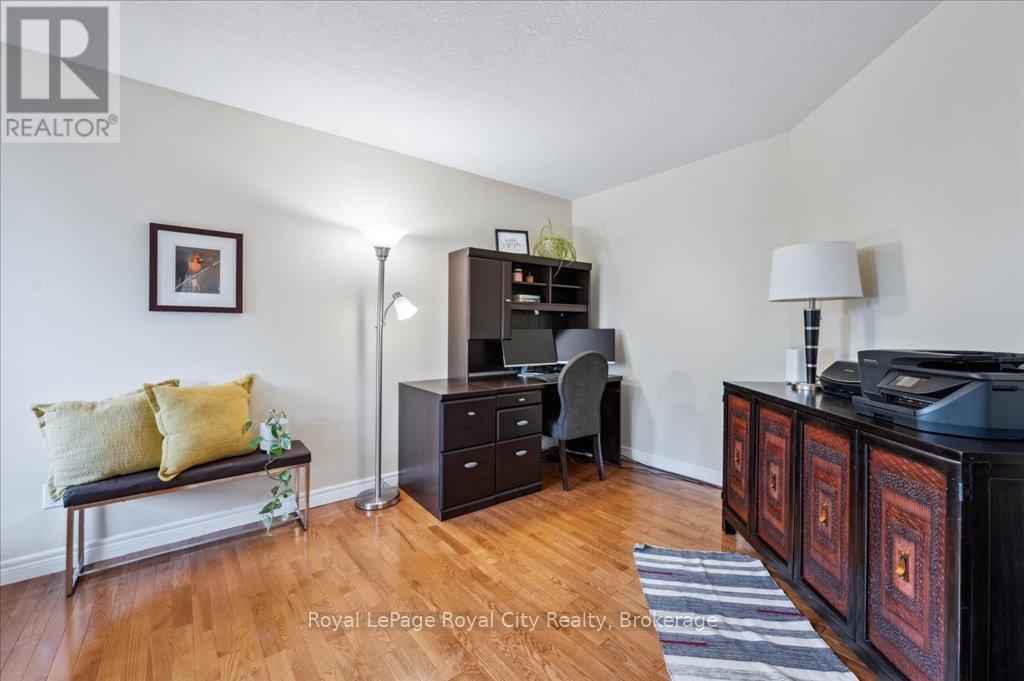 












67 GREY OAK DRIVE

,
Guelph (Pineridge/Westminster Woods),




Ontario
N1L1R2

