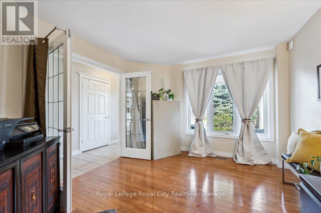 












67 GREY OAK DRIVE

,
Guelph (Pineridge/Westminster Woods),




Ontario
N1L1R2

