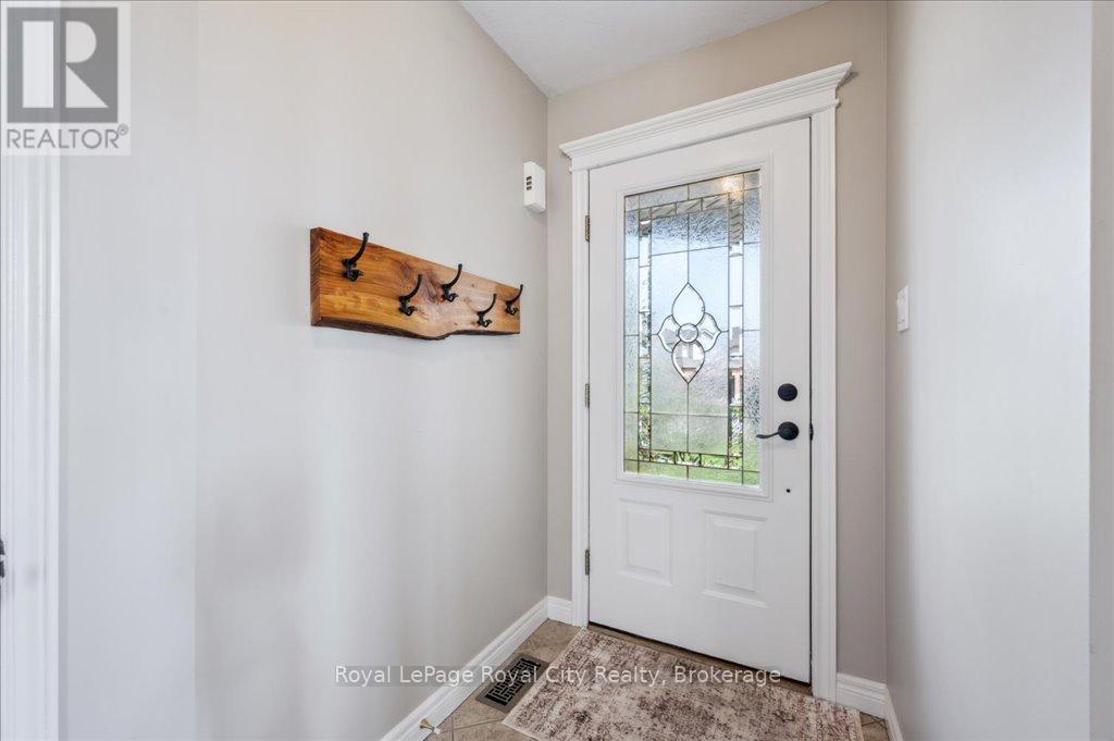 












67 GREY OAK DRIVE

,
Guelph (Pineridge/Westminster Woods),




Ontario
N1L1R2

