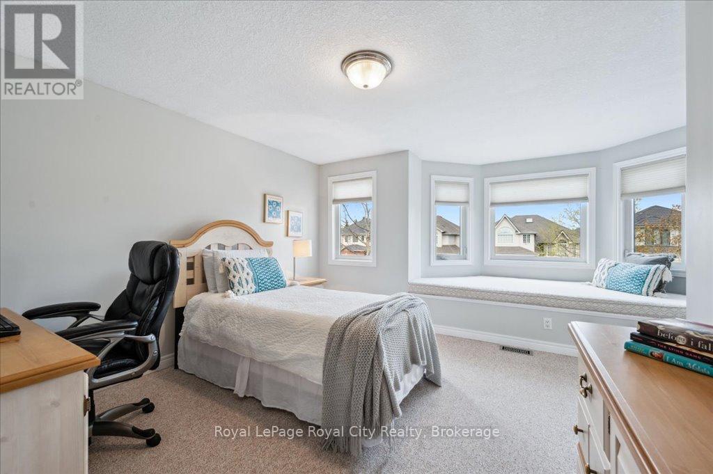 












67 GREY OAK DRIVE

,
Guelph (Pineridge/Westminster Woods),




Ontario
N1L1R2

