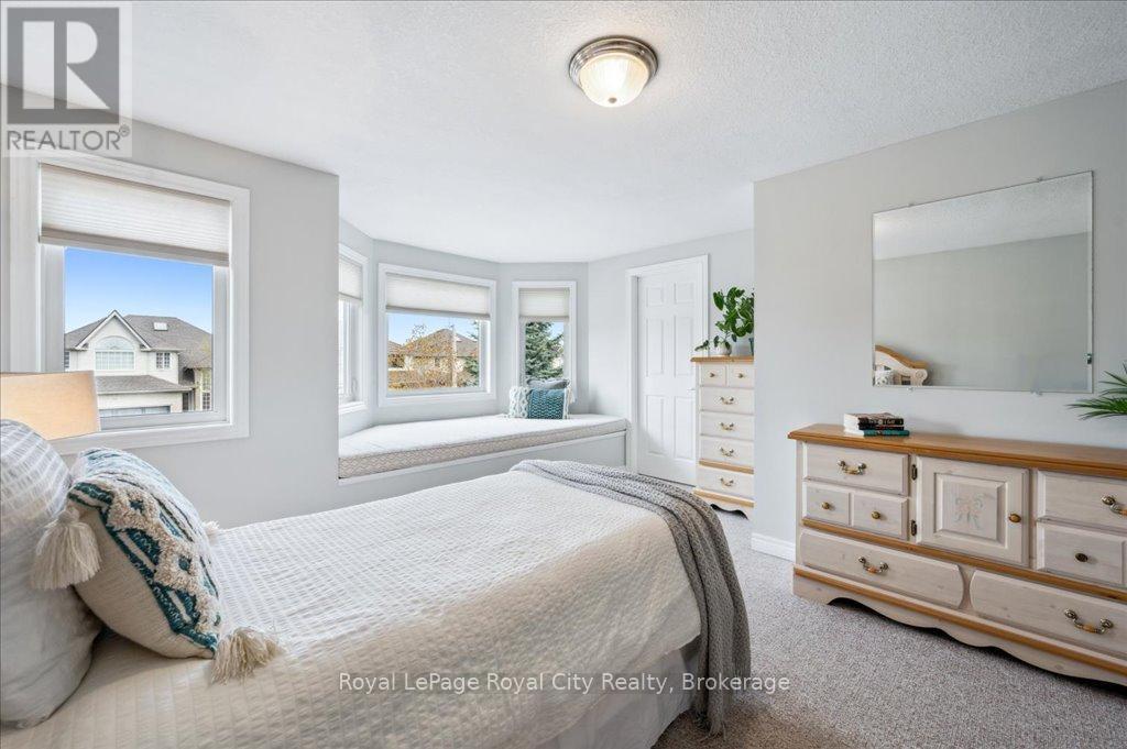 












67 GREY OAK DRIVE

,
Guelph (Pineridge/Westminster Woods),




Ontario
N1L1R2


